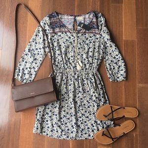 Hollister floral three quarter sleeve dress